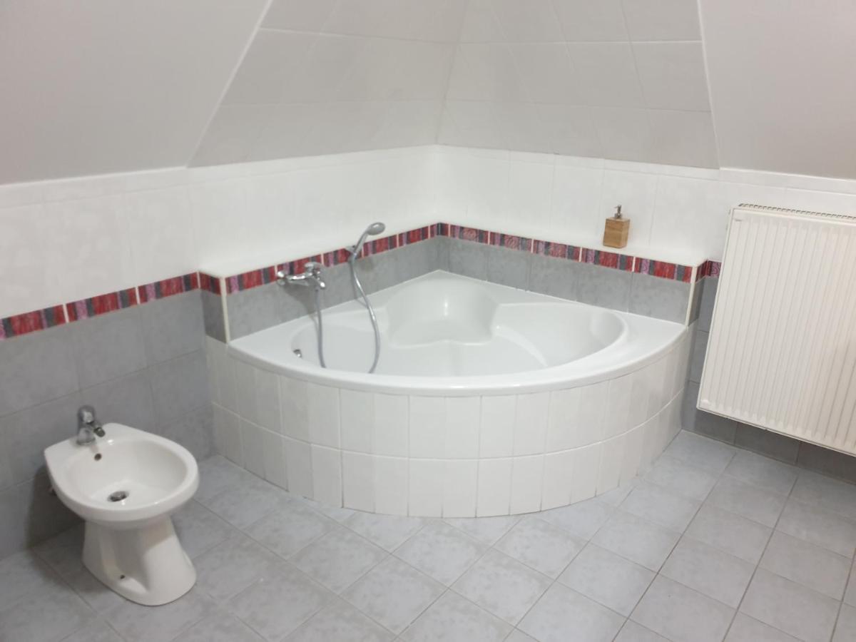 Veszprém B6 Apartman מראה חיצוני תמונה